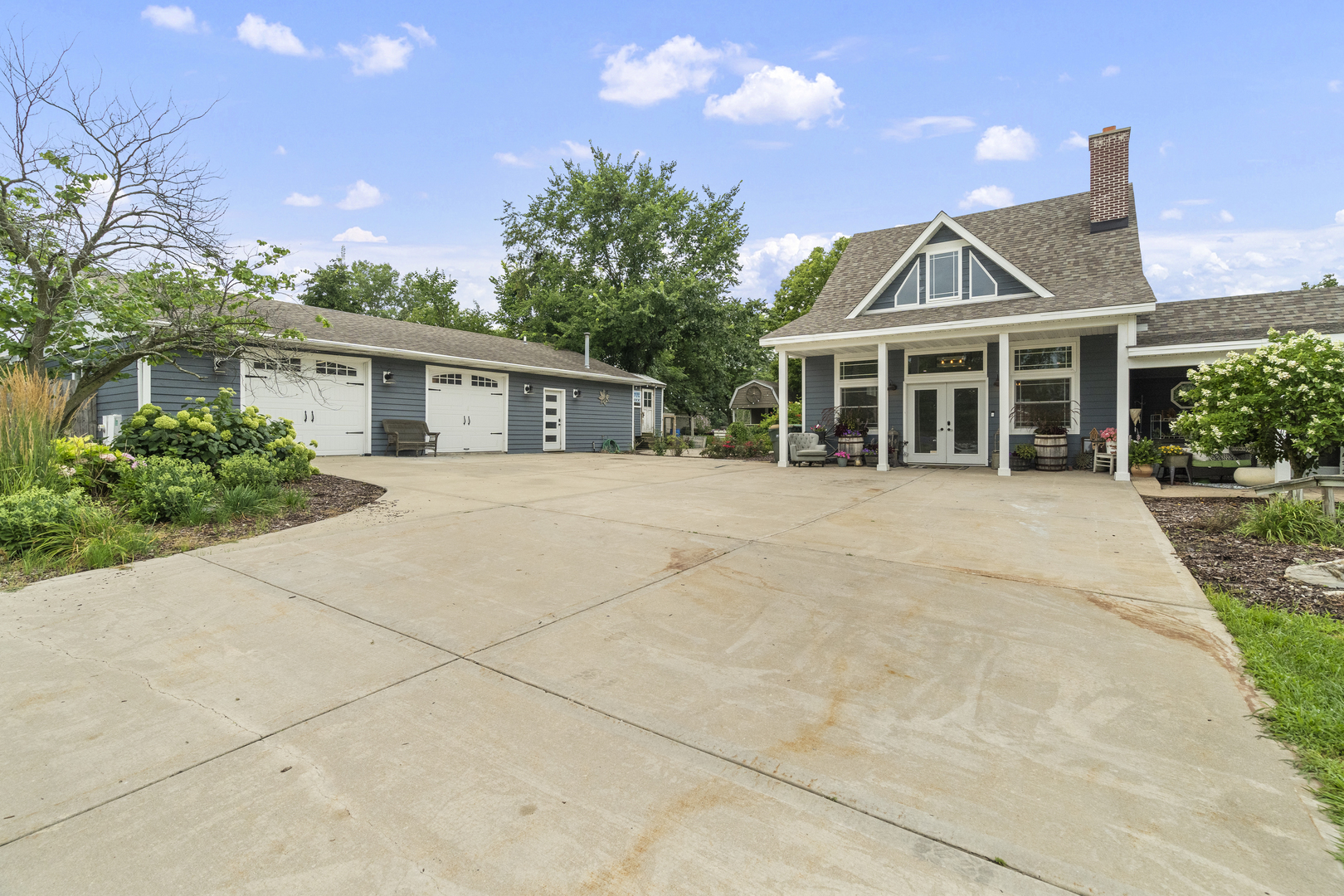 25726 S BLACKBERRY Lane