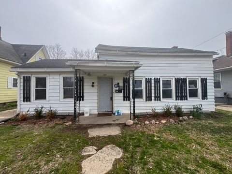 Photo of 639 W Madison Street, Ottawa, IL 61350 (MLS # 12621711)