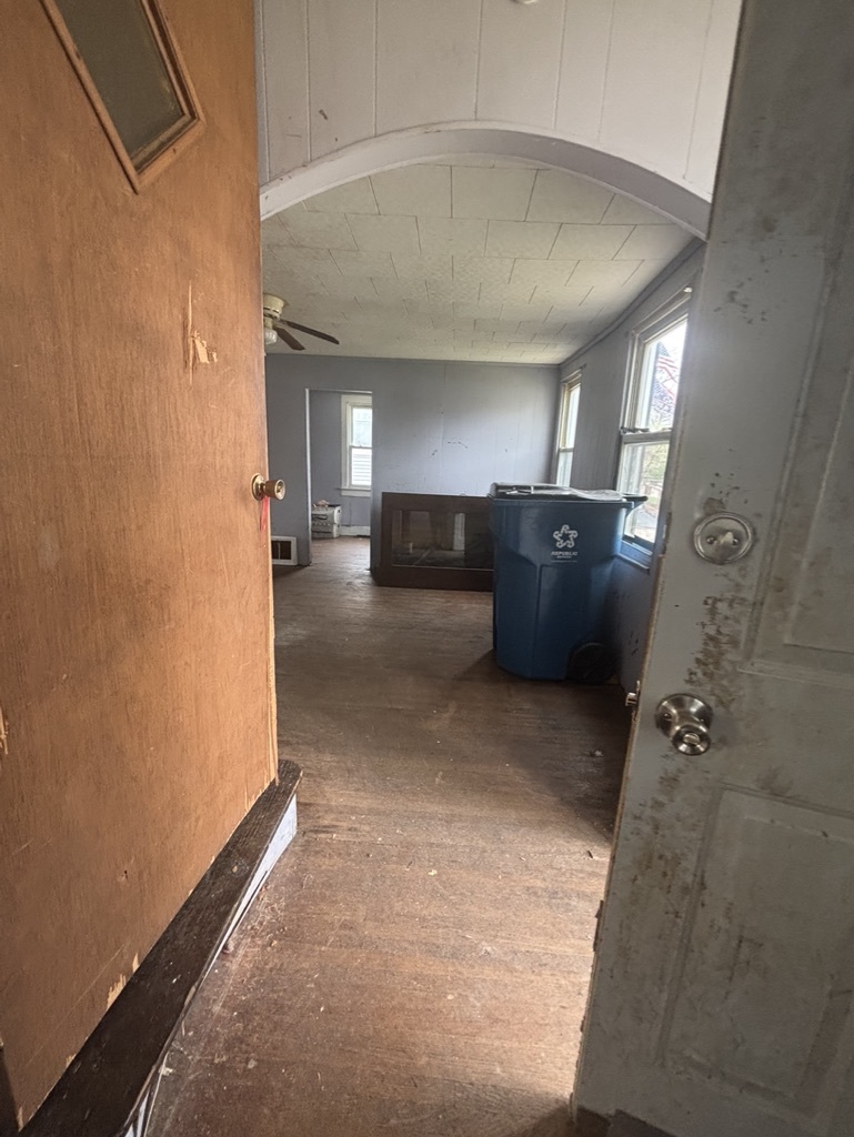 639 W Madison Street