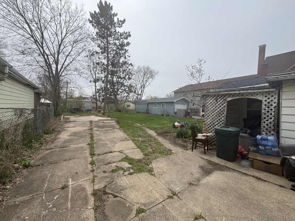 639 W Madison Street