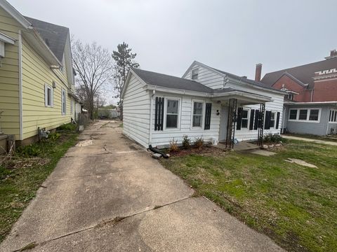 Tiny photo for 639 W Madison Street, Ottawa, IL 61350 (MLS # 12621711)