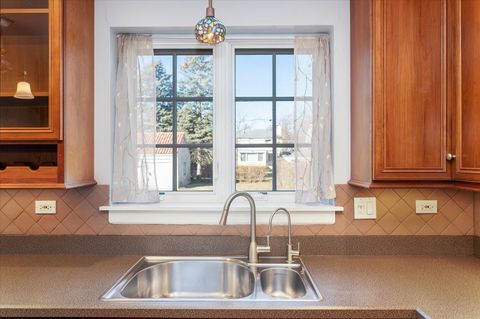 Tiny photo for 1420 Bonnie Brae Place, River Forest, IL 60305 (MLS # 12580690)