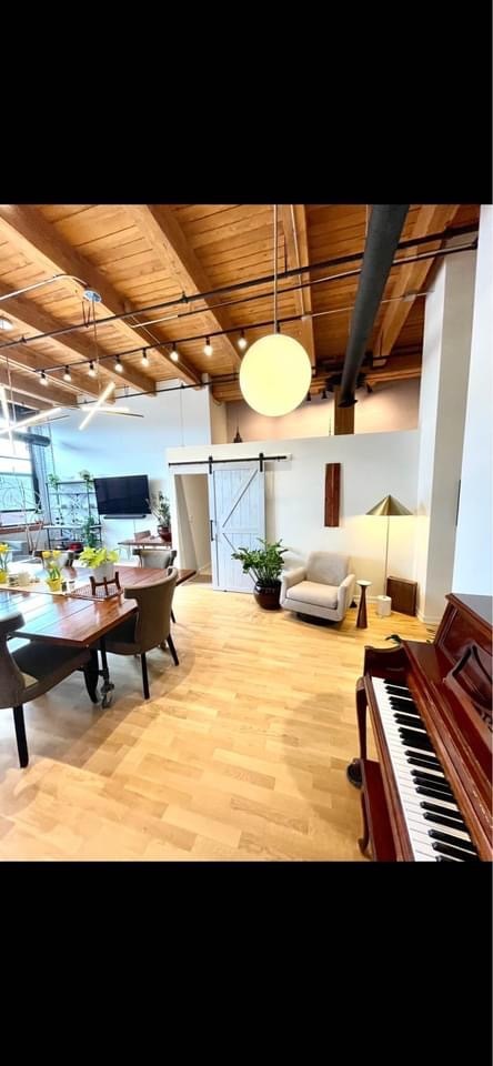 1243 S Wabash Avenue 201