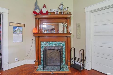 Tiny photo for 827 W RAYMOND Street, Harrisburg, IL 62946 (MLS # EB458701)