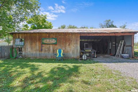 Tiny photo for 827 W RAYMOND Street, Harrisburg, IL 62946 (MLS # EB458701)