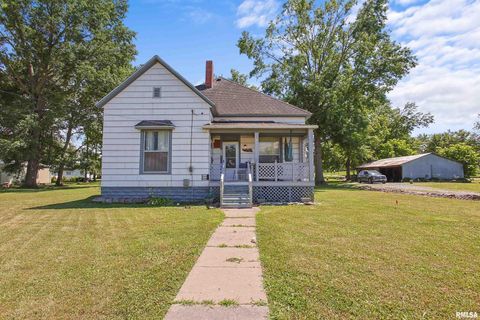 Photo of 827 W RAYMOND Street, Harrisburg, IL 62946 (MLS # EB458701)