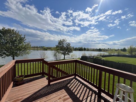 Tiny photo for 337 W CALDWELL Drive, Round Lake, IL 60073 (MLS # 12642478)