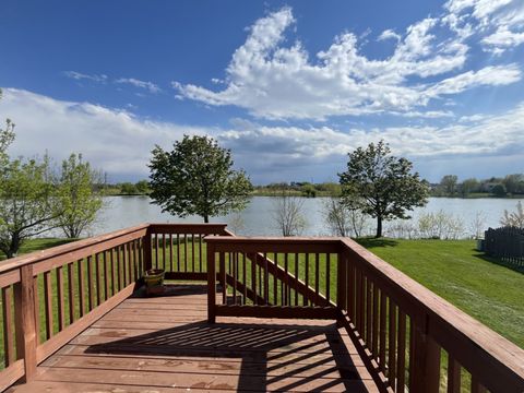 Tiny photo for 337 W CALDWELL Drive, Round Lake, IL 60073 (MLS # 12642478)