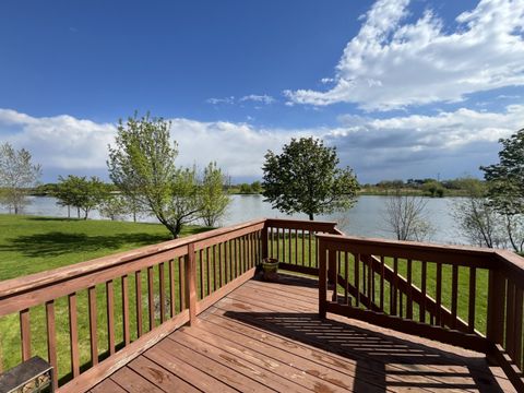 Tiny photo for 337 W CALDWELL Drive, Round Lake, IL 60073 (MLS # 12642478)