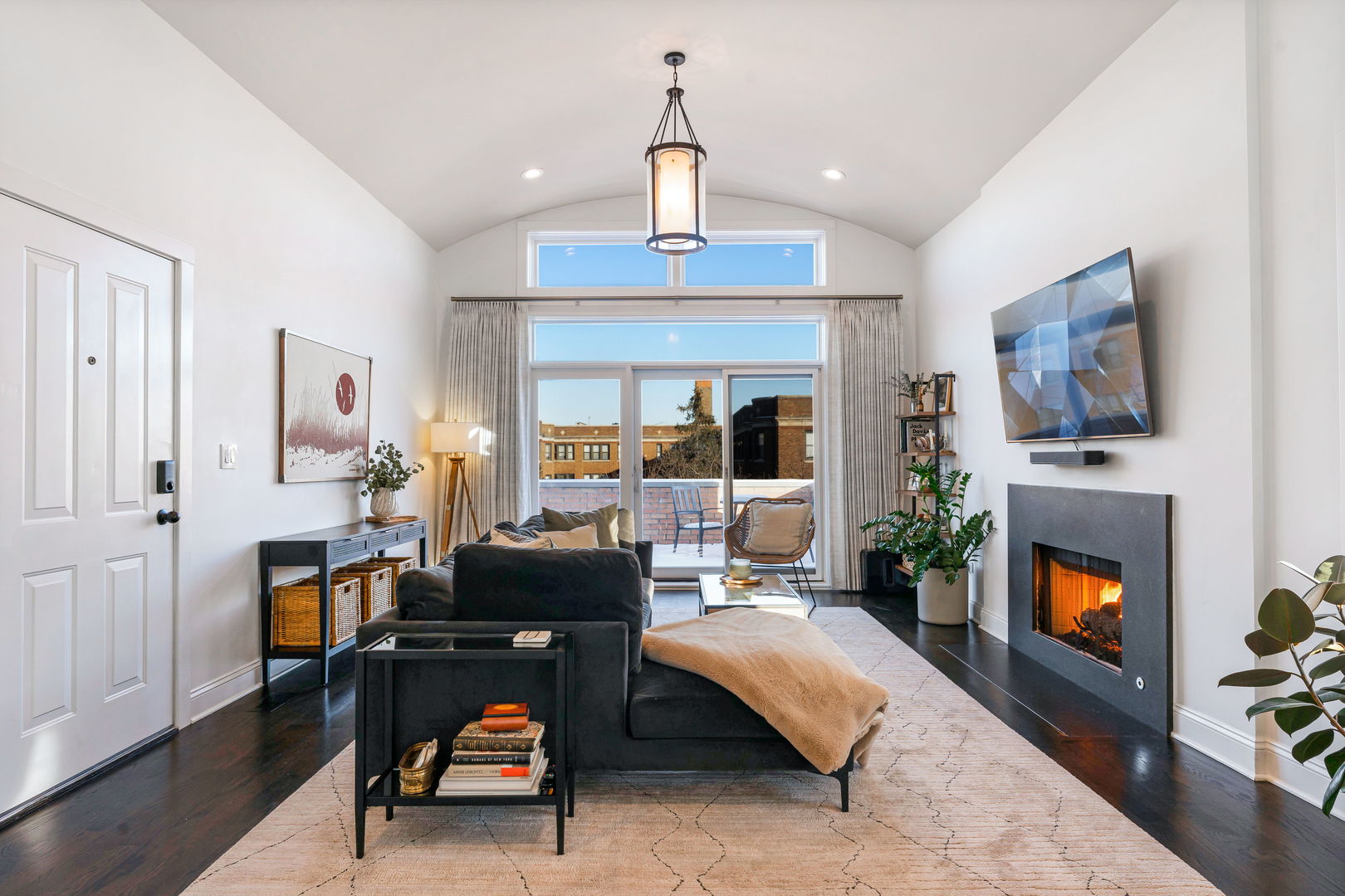 4622 N Ashland Avenue 3