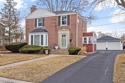 Photo of 325 E Harding Avenue, La Grange Park, IL 60526 (MLS # 12573433)