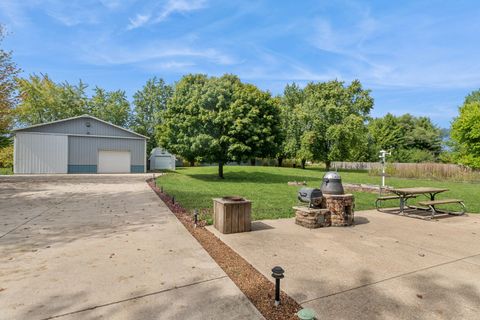 Tiny photo for 43100 N Lewis Avenue, Zion, IL 60099 (MLS # 12477472)
