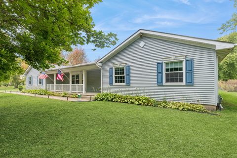 Tiny photo for 43100 N Lewis Avenue, Zion, IL 60099 (MLS # 12477472)