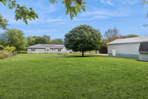 Tiny photo for 43100 N Lewis Avenue, Zion, IL 60099 (MLS # 12477472)