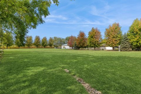 Tiny photo for 43100 N Lewis Avenue, Zion, IL 60099 (MLS # 12477472)