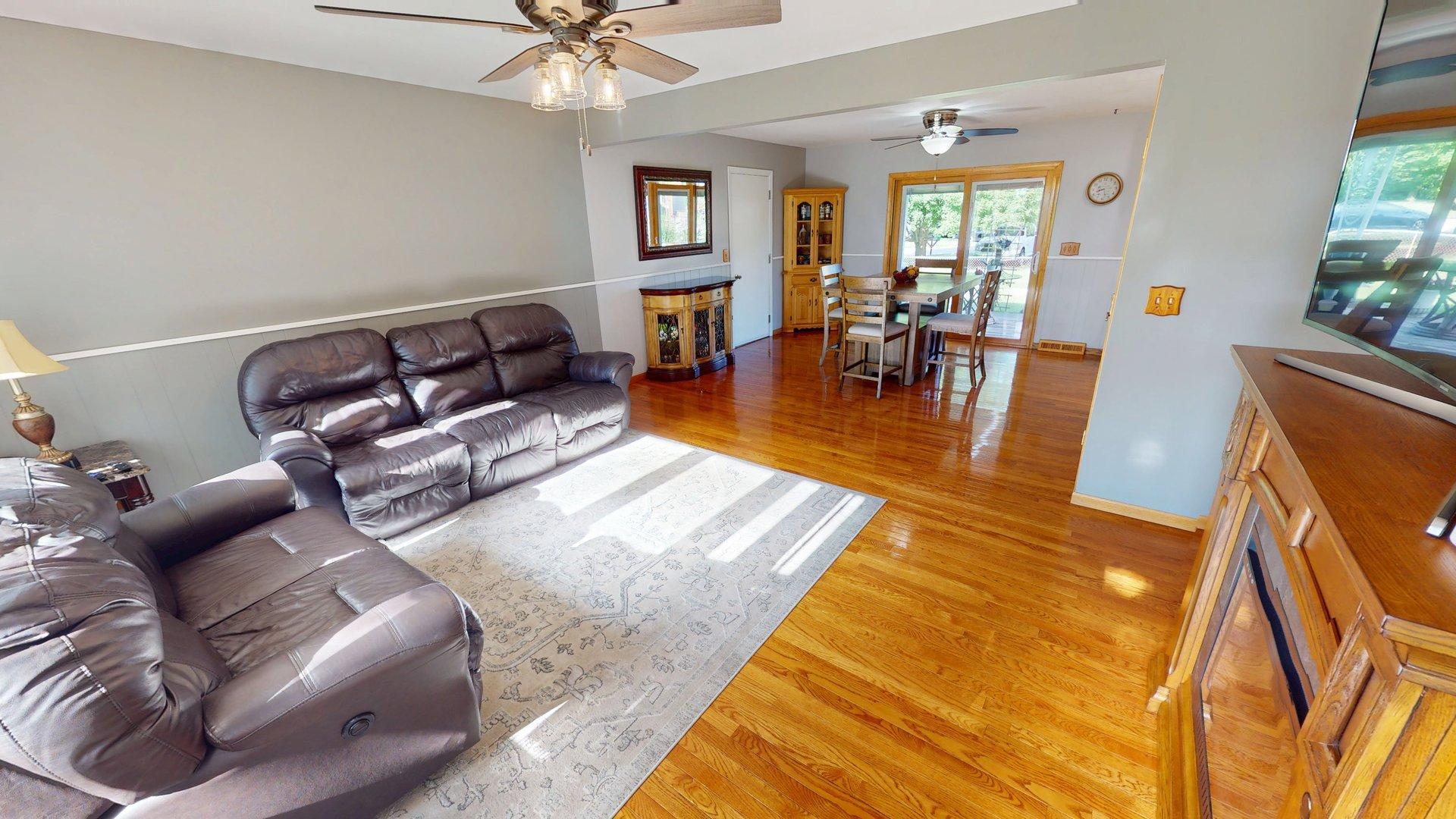 1305 N Chapel Hill Road