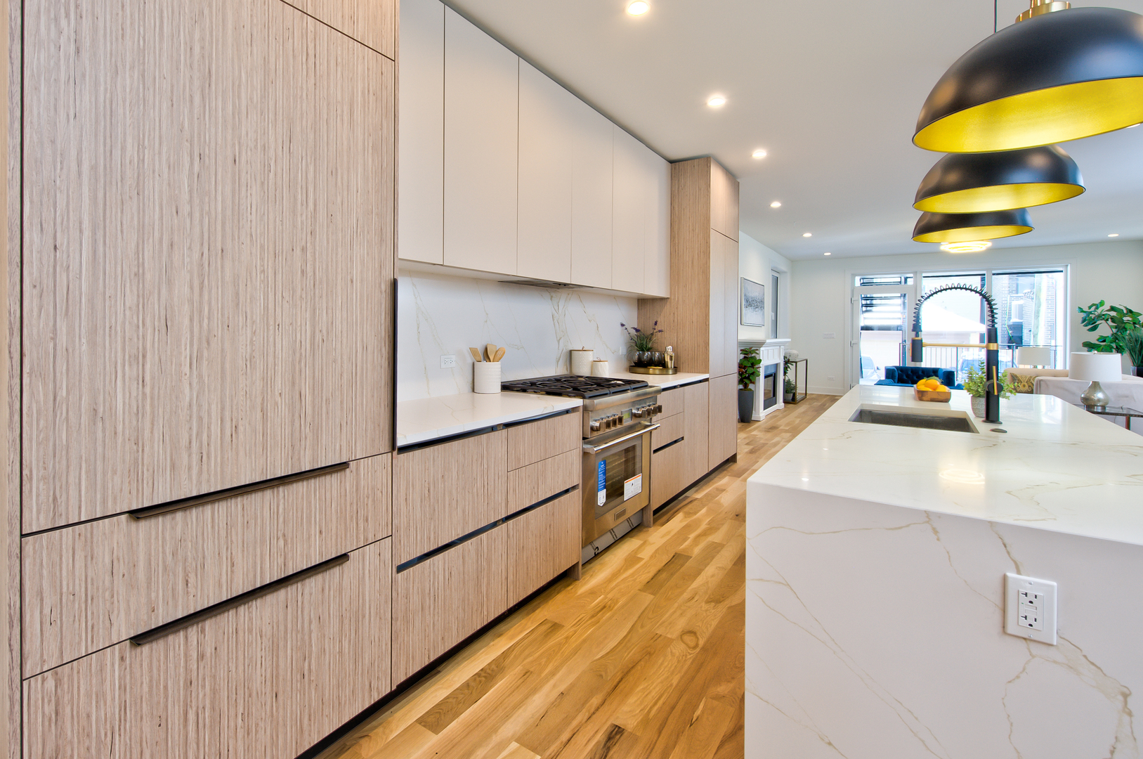 1325 N Artesian Avenue, Chicago, IL, 60622 4 1325 N Artesian Avenue