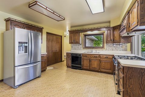 Tiny photo for 1117 MICHAEL Street, Lockport, IL 60441 (MLS # 12647522)