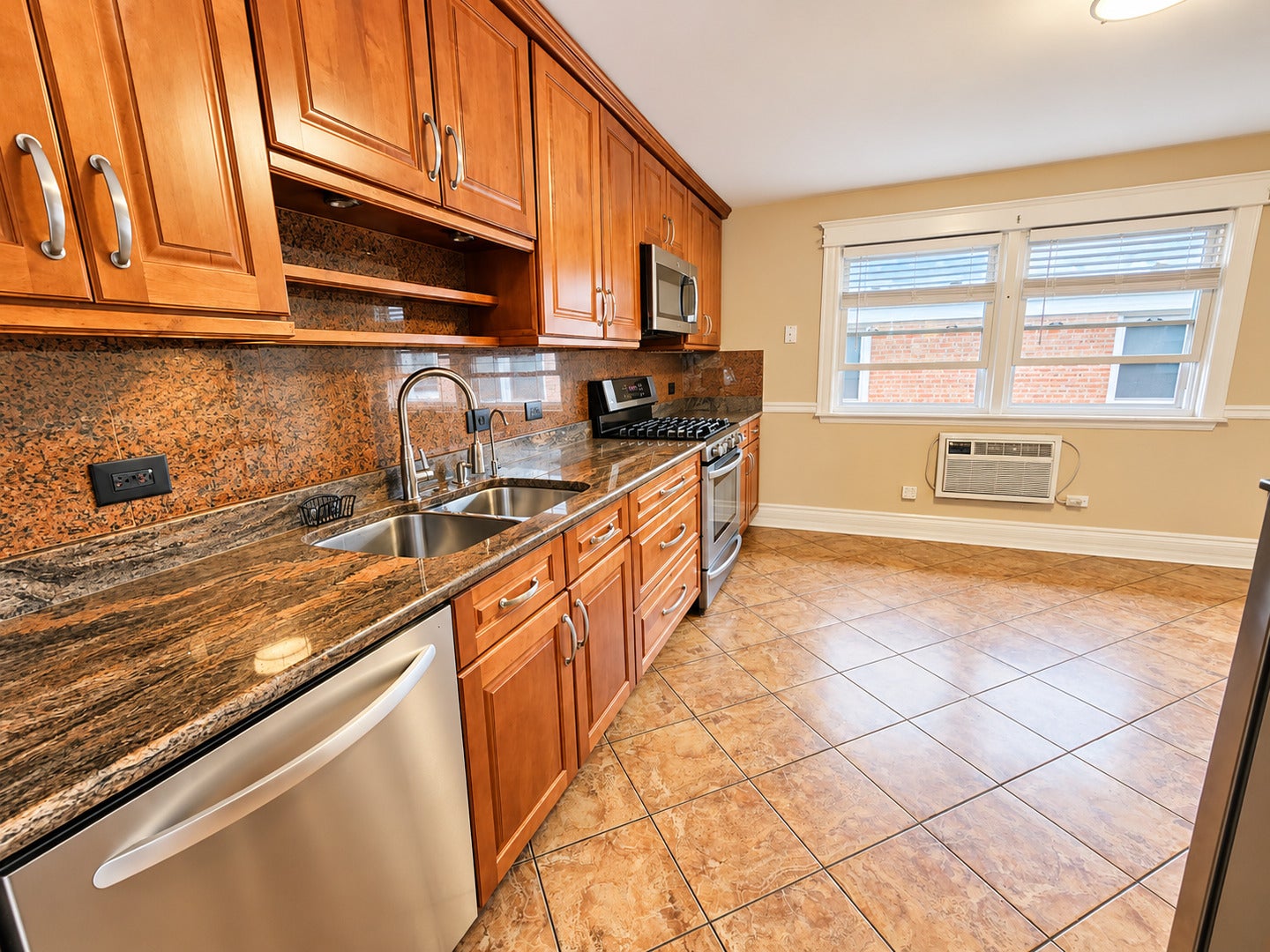 5218 N Delphia Avenue 309 - Photo 3