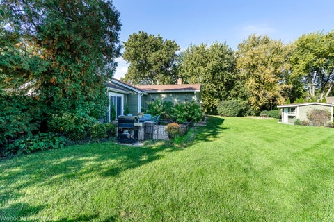 Tiny photo for 290 Hawthorn Lane, Hoffman Estates, IL 60169 (MLS # 12785484)