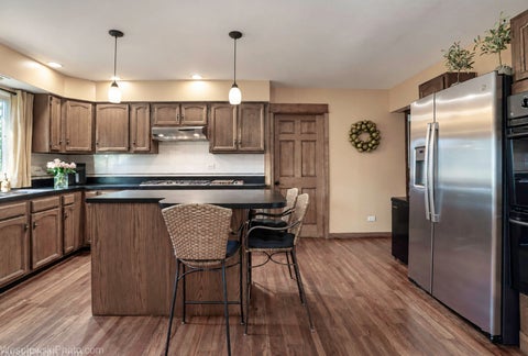 Tiny photo for 290 Hawthorn Lane, Hoffman Estates, IL 60169 (MLS # 12785484)