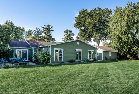 Tiny photo for 290 Hawthorn Lane, Hoffman Estates, IL 60169 (MLS # 12785484)