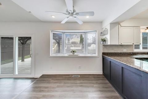 Tiny photo for 344 Timber Oaks Drive, North Aurora, IL 60542 (MLS # 12588489)