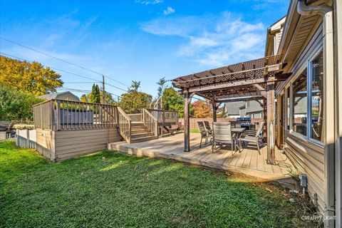 Tiny photo for 344 Timber Oaks Drive, North Aurora, IL 60542 (MLS # 12588489)