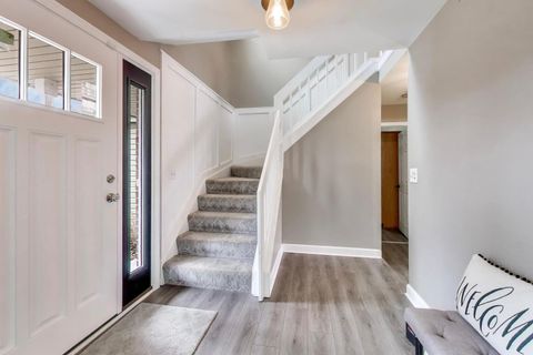 Tiny photo for 344 Timber Oaks Drive, North Aurora, IL 60542 (MLS # 12588489)