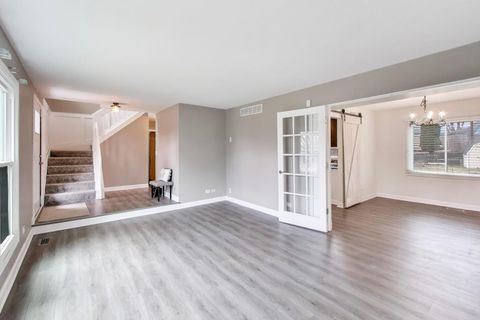 Tiny photo for 344 Timber Oaks Drive, North Aurora, IL 60542 (MLS # 12588489)