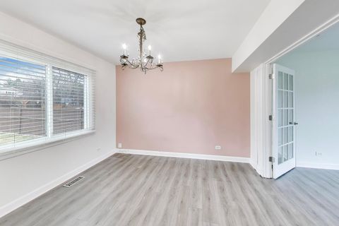 Tiny photo for 344 Timber Oaks Drive, North Aurora, IL 60542 (MLS # 12588489)