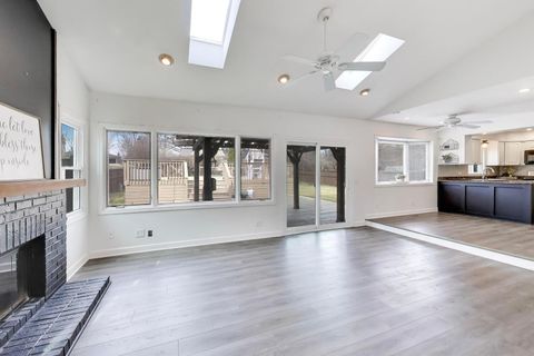 Tiny photo for 344 Timber Oaks Drive, North Aurora, IL 60542 (MLS # 12588489)