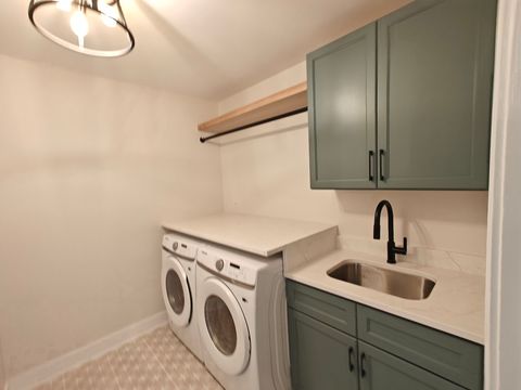 Tiny photo for 104 N Evergreen Avenue, Elmhurst, IL 60126 (MLS # 12470148)