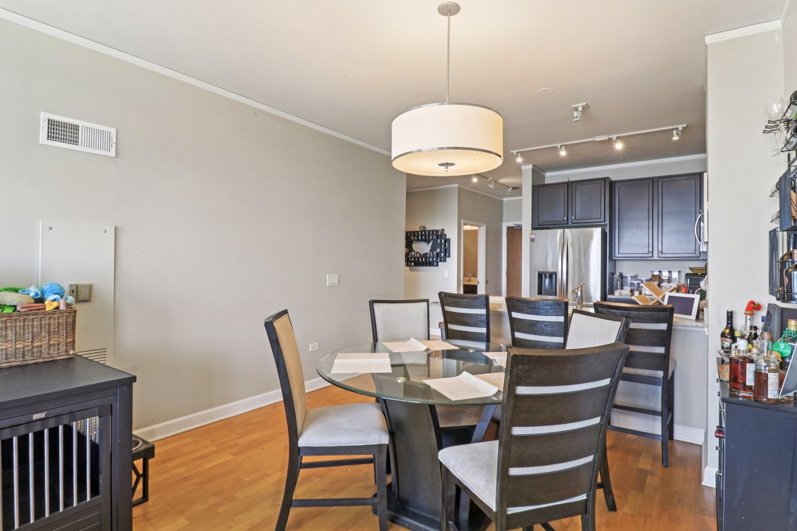 1901 S Calumet Avenue 2306