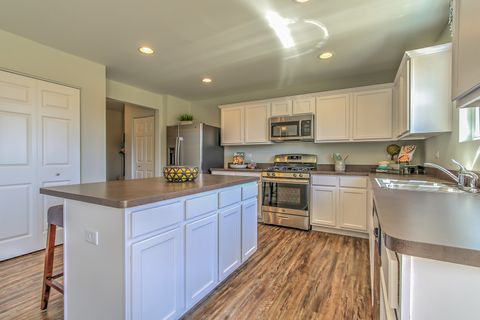 Tiny photo for 1792 Breton Avenue, North Aurora, IL 60542 (MLS # 12560189)