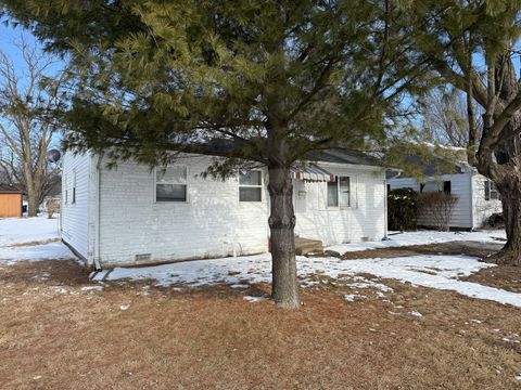 Tiny photo for 702 E OAK Street, Watseka, IL 60970 (MLS # 12560084)