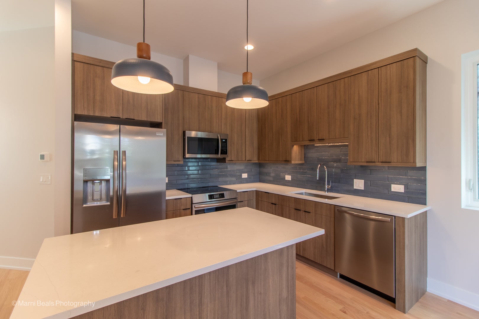 6852 S Langley Avenue - Photo 3