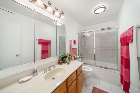 Tiny photo for 6033 N Sheridan Road #19K, Chicago, IL 60660 (MLS # 12507144)