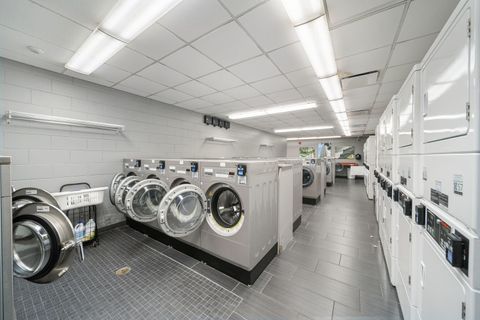 Tiny photo for 6033 N Sheridan Road #19K, Chicago, IL 60660 (MLS # 12507144)