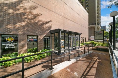 Tiny photo for 6033 N Sheridan Road #19K, Chicago, IL 60660 (MLS # 12507144)