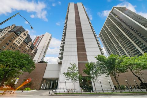 Tiny photo for 6033 N Sheridan Road #19K, Chicago, IL 60660 (MLS # 12507144)