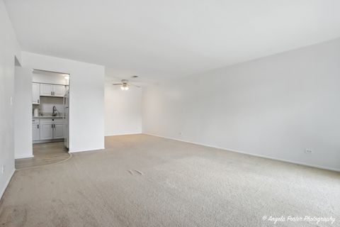 Tiny photo for 2600 Brookwood Way Drive #305, Rolling Meadows, IL 60008 (MLS # 12424874)