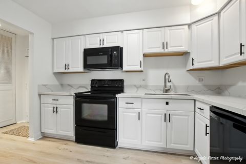 Tiny photo for 2600 Brookwood Way Drive #305, Rolling Meadows, IL 60008 (MLS # 12424874)