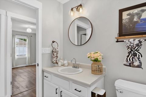 Tiny photo for 2011 Overdene Avenue, Rockford, IL 61103 (MLS # 12627948)