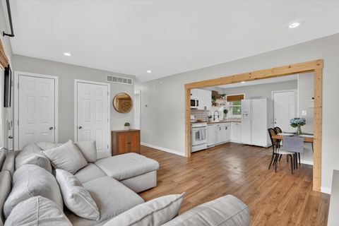 Tiny photo for 2011 Overdene Avenue, Rockford, IL 61103 (MLS # 12627948)