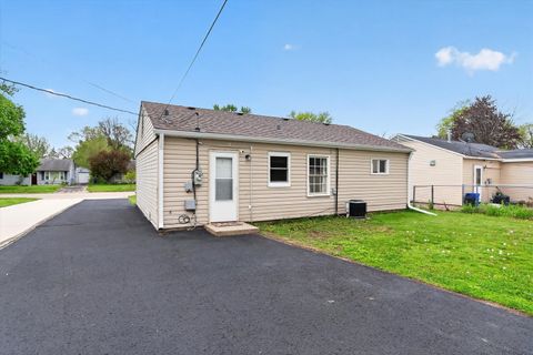 Tiny photo for 2011 Overdene Avenue, Rockford, IL 61103 (MLS # 12627948)