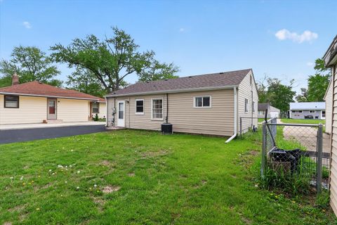 Tiny photo for 2011 Overdene Avenue, Rockford, IL 61103 (MLS # 12627948)