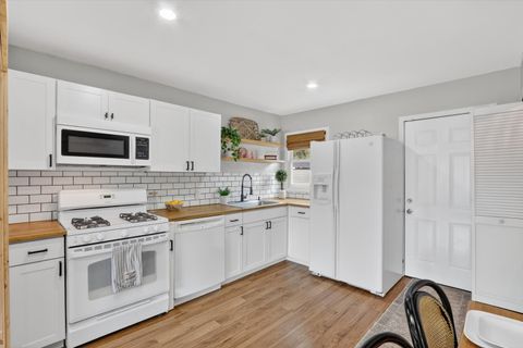 Tiny photo for 2011 Overdene Avenue, Rockford, IL 61103 (MLS # 12627948)