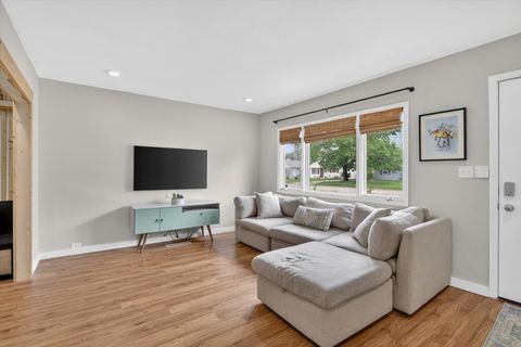 Tiny photo for 2011 Overdene Avenue, Rockford, IL 61103 (MLS # 12627948)