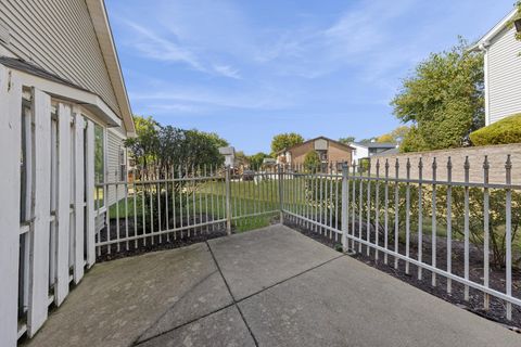 Tiny photo for 8320 Highpoint Circle #8230-F, Darien, IL 60561 (MLS # 12476981)